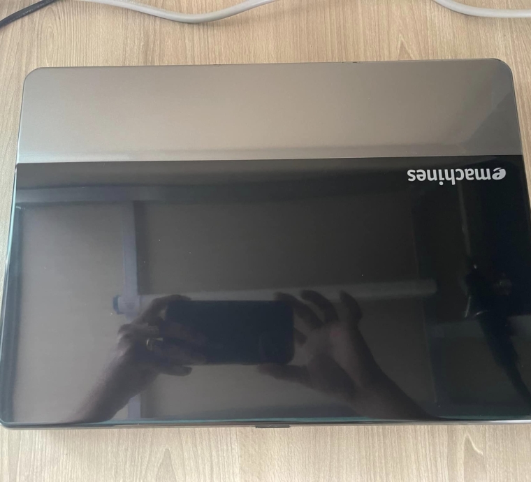 LAPTOP ECER EMACHINES i5 /NGOẠI HÌNH ĐẸP
