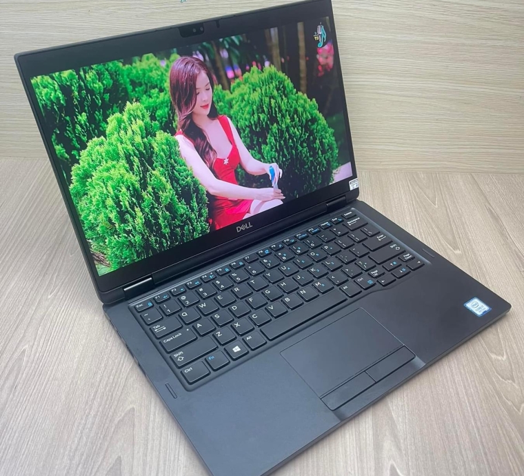DELL 7390 2 in 1 Cảm ứng| i7 thế hệ 8| Ram khủng 16GB| SSD 256GB| Mở khoá khuôn mặt, Vân Tay