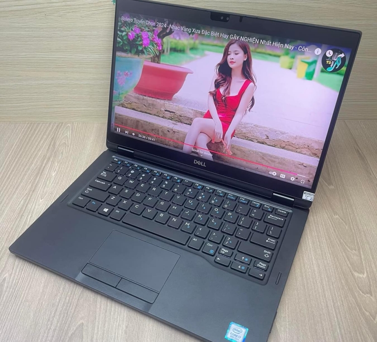 DELL 7390 2 in 1 Cảm ứng| i7 thế hệ 8| Ram khủng 16GB| SSD 256GB| Mở khoá khuôn mặt, Vân Tay